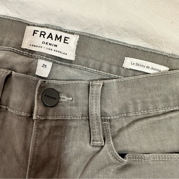 FRAME Denim Le Skinny de jeanne Grey - Picture 2 of 13